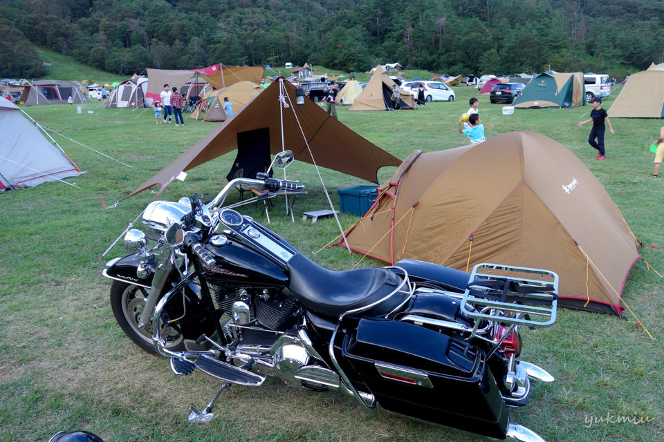 バイクでマキノ高原キャンプ場 Harleyロードキングと